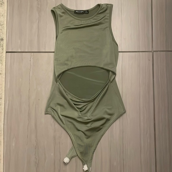 Nasty Gal green bodysuit - Picture 1 of 3